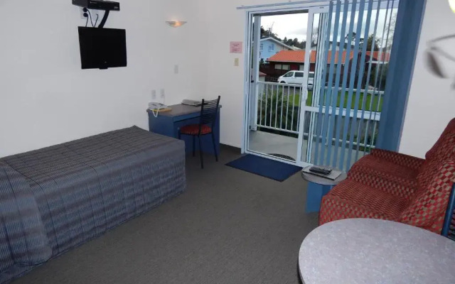 Avenue Heights Motel