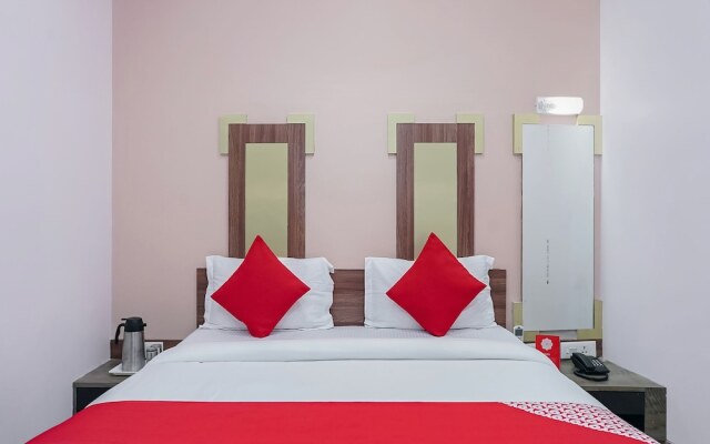 OYO Flagship 23096 Laxmi Residency