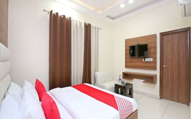 OYO 15975 Hotel 365