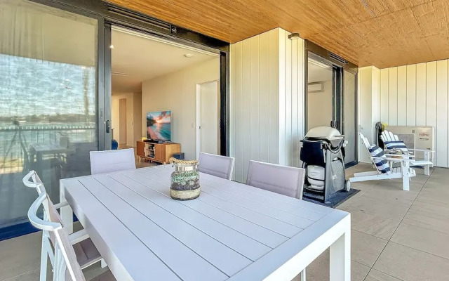 3-bed: Riverfront Alfresco Dining & Rooftop Pool