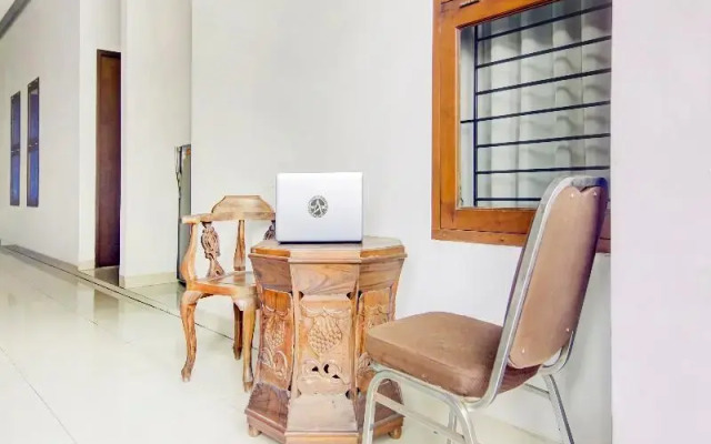 OYO Life 90085 Meruya Place