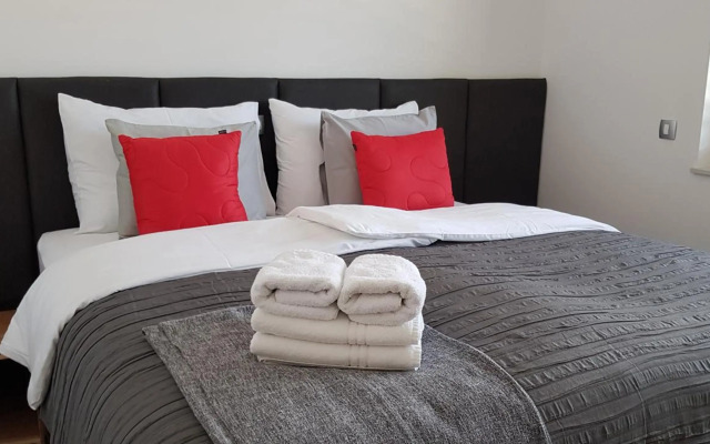 Vila Mojca - Apartments Lena