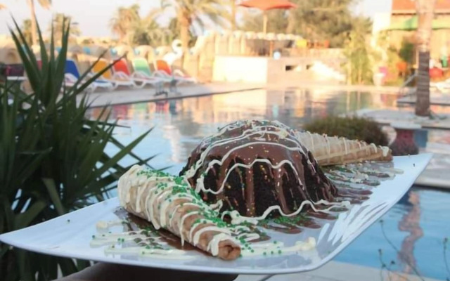 Tunis Pyramids Hotel