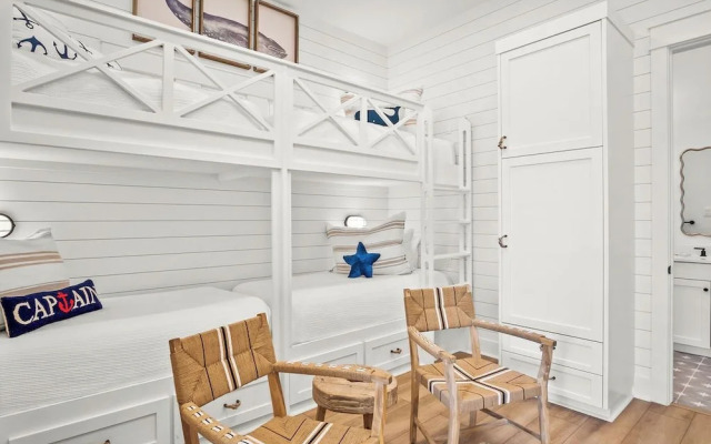 Salty Beaches 226 BAR