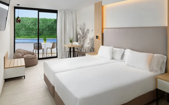 Отель MYND Adeje