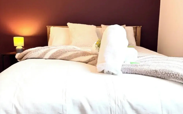 Housesleeps10-5bed- Citystay-parking-tv