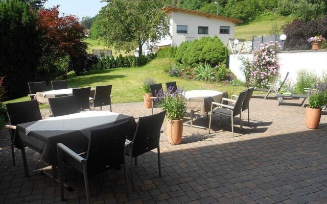 Waldhof Ferienhotel