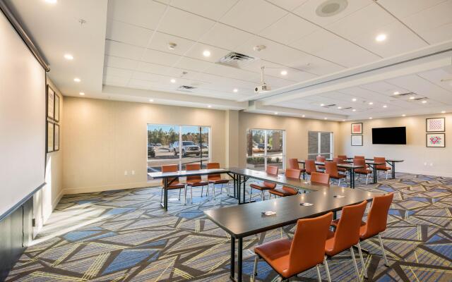 Holiday Inn Express & Suites Jacksonville - Town Center by IHG