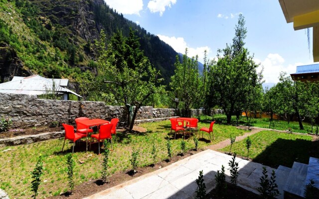 OYO 14583 Home Mountain View 2BHK Shanag