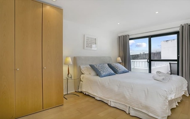 The Apartment Service SANT4
