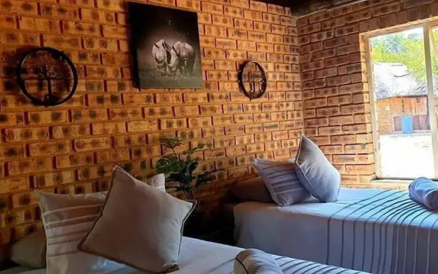 Unathi Game Lodge