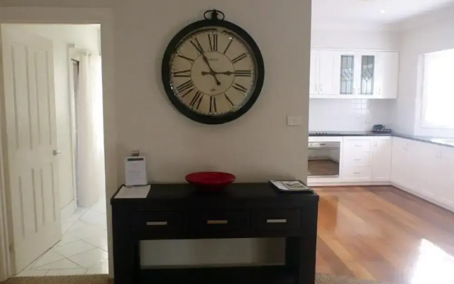 Best Western Charles Sturt Suites & Apartments