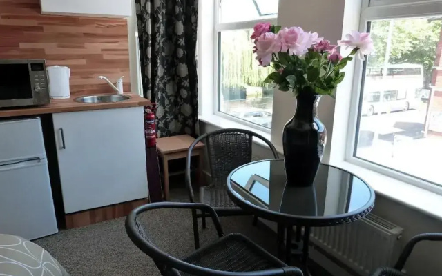 Riverside Hotel Bed and Breakfast