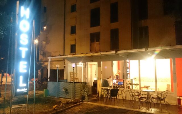 Roundabout Hostel - hostel