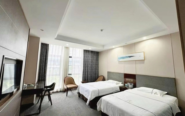 Shangrong Business Hotel (Wuhan Julong Avenue Zhuoer Enterprise Headquarters)