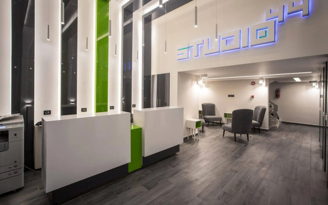 Studio 44