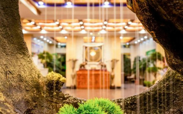 Hongshan Oxygen Fuyuan Hotel (Potala Palace Plaza)