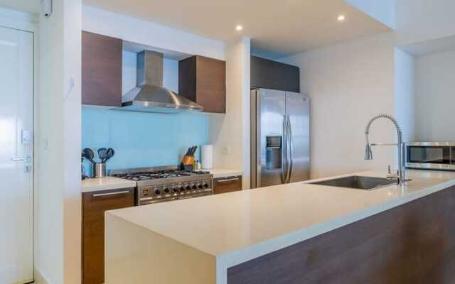 w Amazing 1BR With Balcony in YOO
