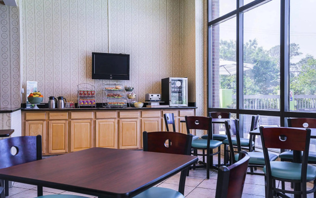 Quality Hotel Morehead City