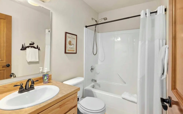 Dog-friendly Ronald Vacation Rental Cabin!