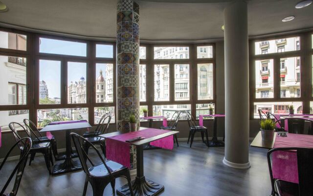 Casual Vintage Valencia Hotel