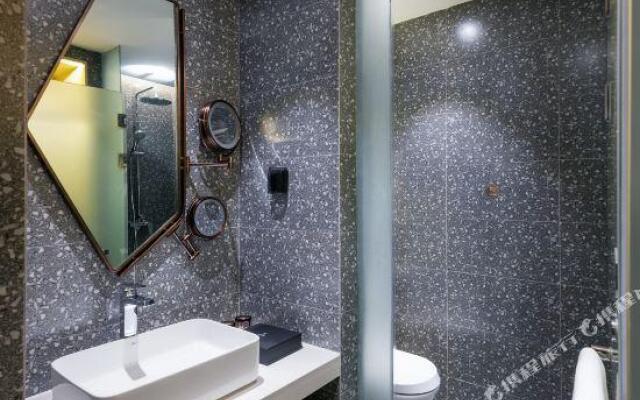 Zprime Hotel (Hangzhou Zijingang Intime City)