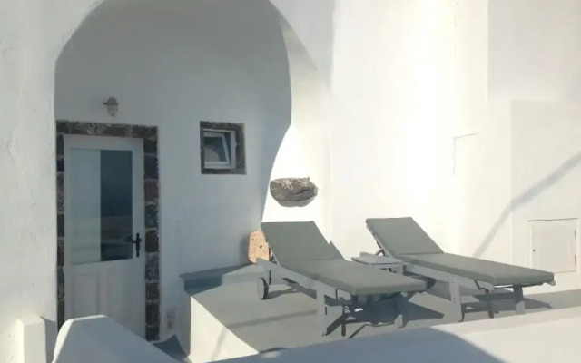 Altana Cliffside Villas