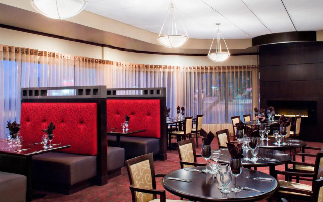Four Points by Sheraton Winnipeg South