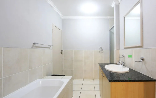 Prestige Apartment Sandton at Westpoint