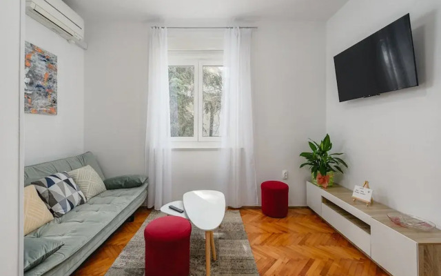 Pretty Apartment Near Golf Course