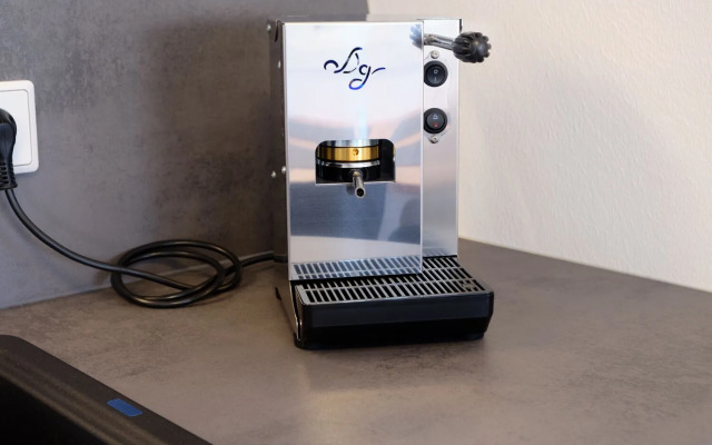 URBAN ISLAND - Riverside Apartments