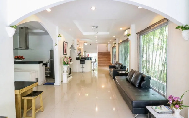 Nida Rooms Silver 648 Handicraft