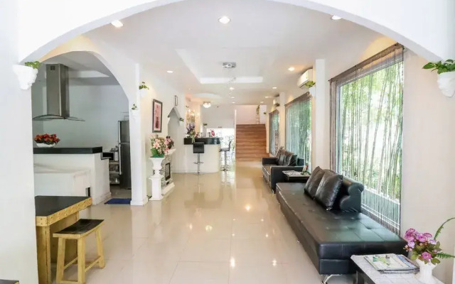 Nida Rooms Silver 648 Handicraft