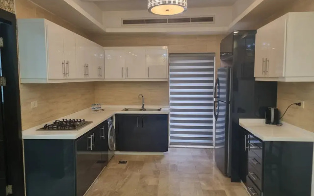 Charming Amman Apartment With Central Air-con & Street Parking
