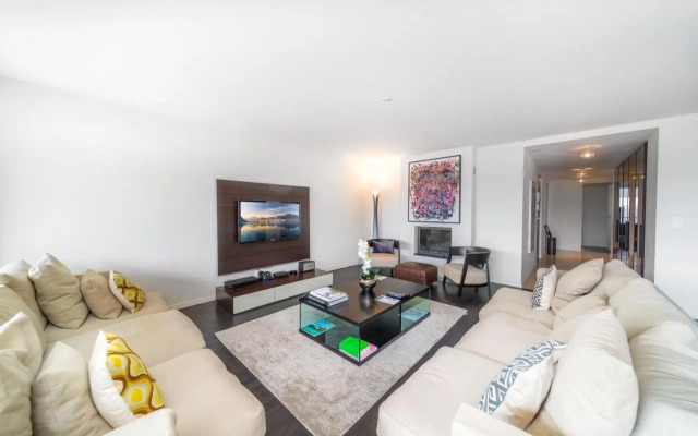 Luxury Apartment Lake View & Center of Montreux by GuestLee