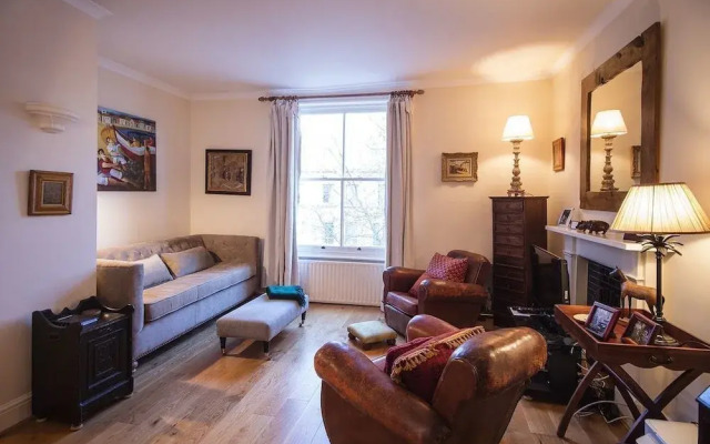 Kensington Beautiful Two Bed Apartment