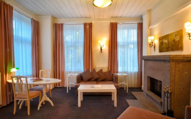 Kar's Otel - Special Class