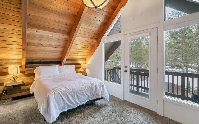 12 Central 2 Bedroom Home by Redawning