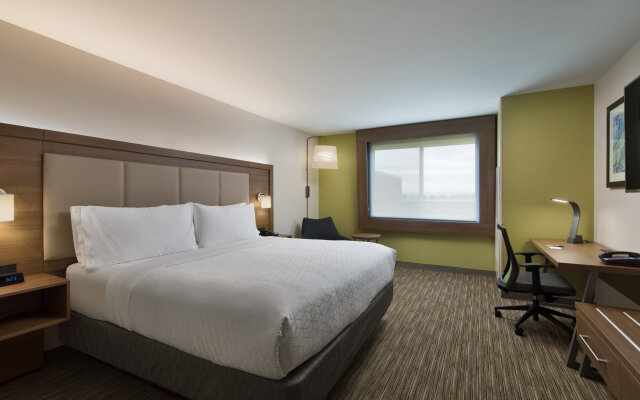 Holiday Inn Express & Suites Portland Airport - Cascade Stn, an IHG Hotel