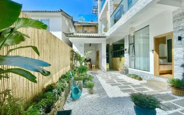 ayan house