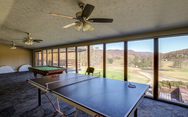 Lafollette Home: Community Pool & Mountain Views!