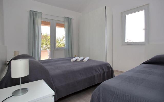 Queen beach Nin apartments Venera - AE1444