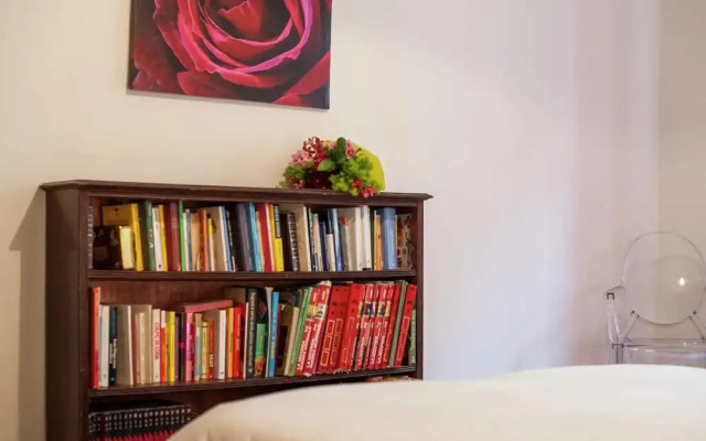Spacious Apartment in Rome near Sea