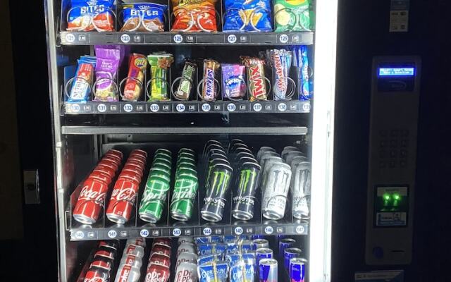 Holiday Motel & RV Park