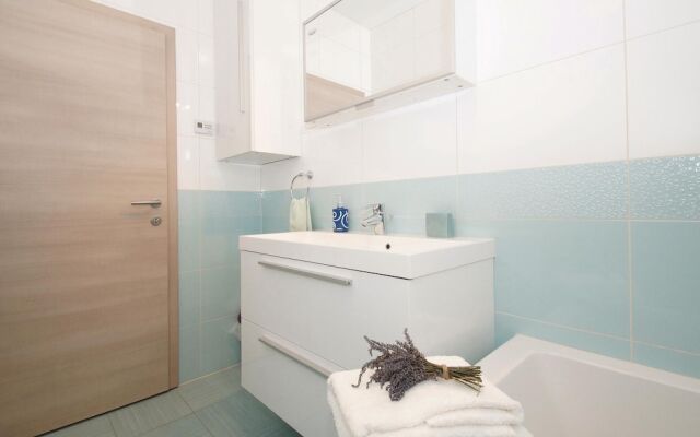 Amazing Home in Lumbarda With Wifi and 6 Bedrooms