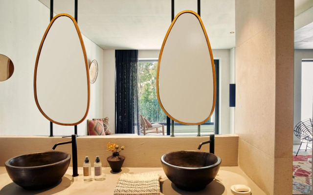 The Syntopia Hotel