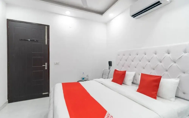 Paradise Studio by OYO Rooms