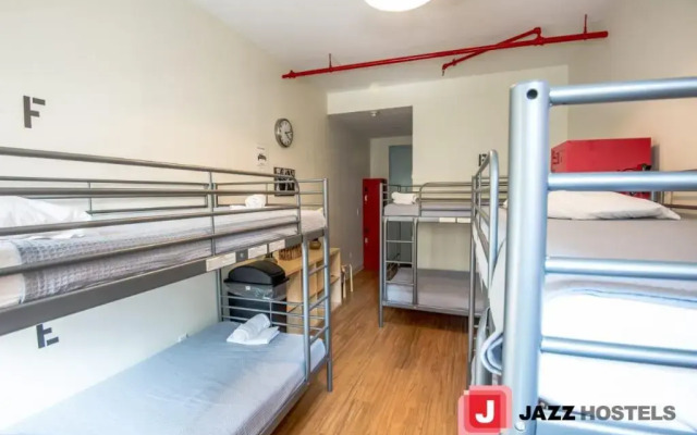 Jazz on Columbus Circle Hostel