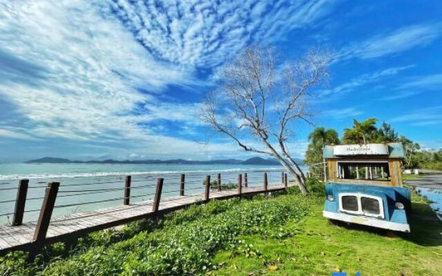 West Island Story Inn