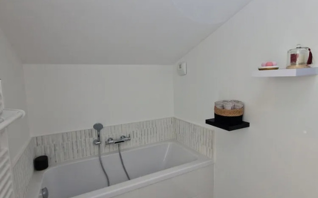 Chic & Central - Your Retreat in Le Mans